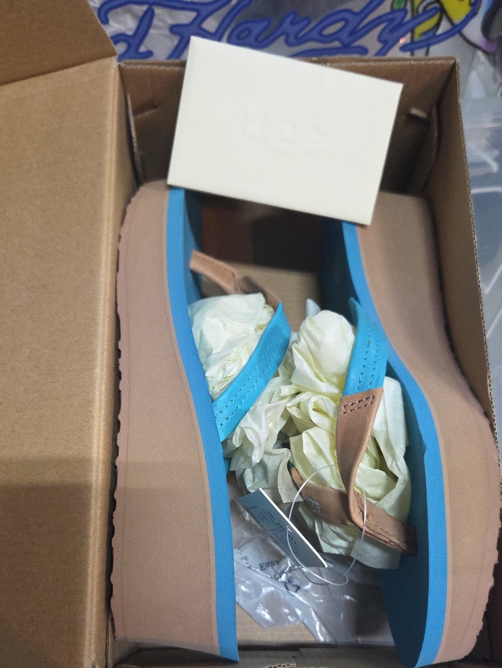 UGG US6 Turquoise and Tan Platform Thong Sandals